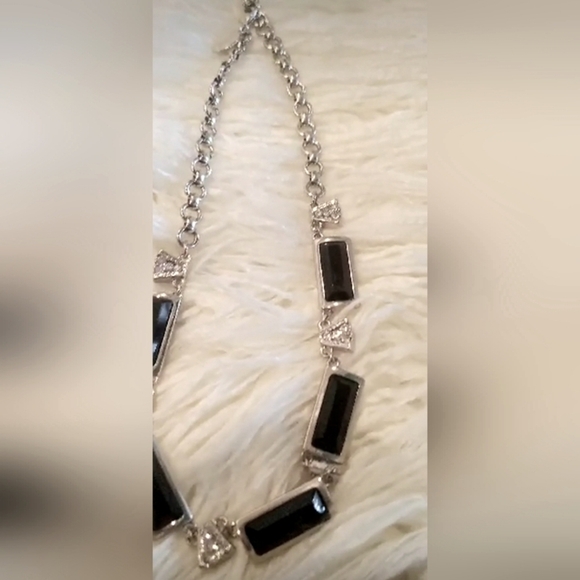 ✨Cubed Black Crystal Dant Chain Necklace. 🌴 - Picture 6 of 6